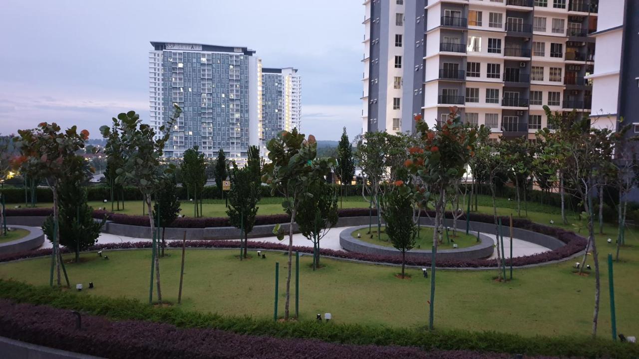 Bsp21 Family Homestay Jenjarum Kültér fotó